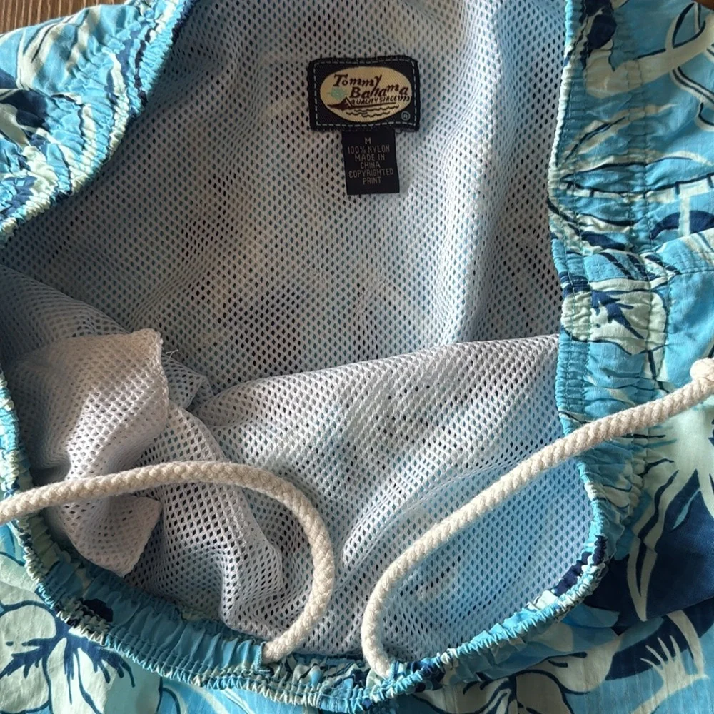 Tommy Bahama Blue Floral Swim Trunks size medium